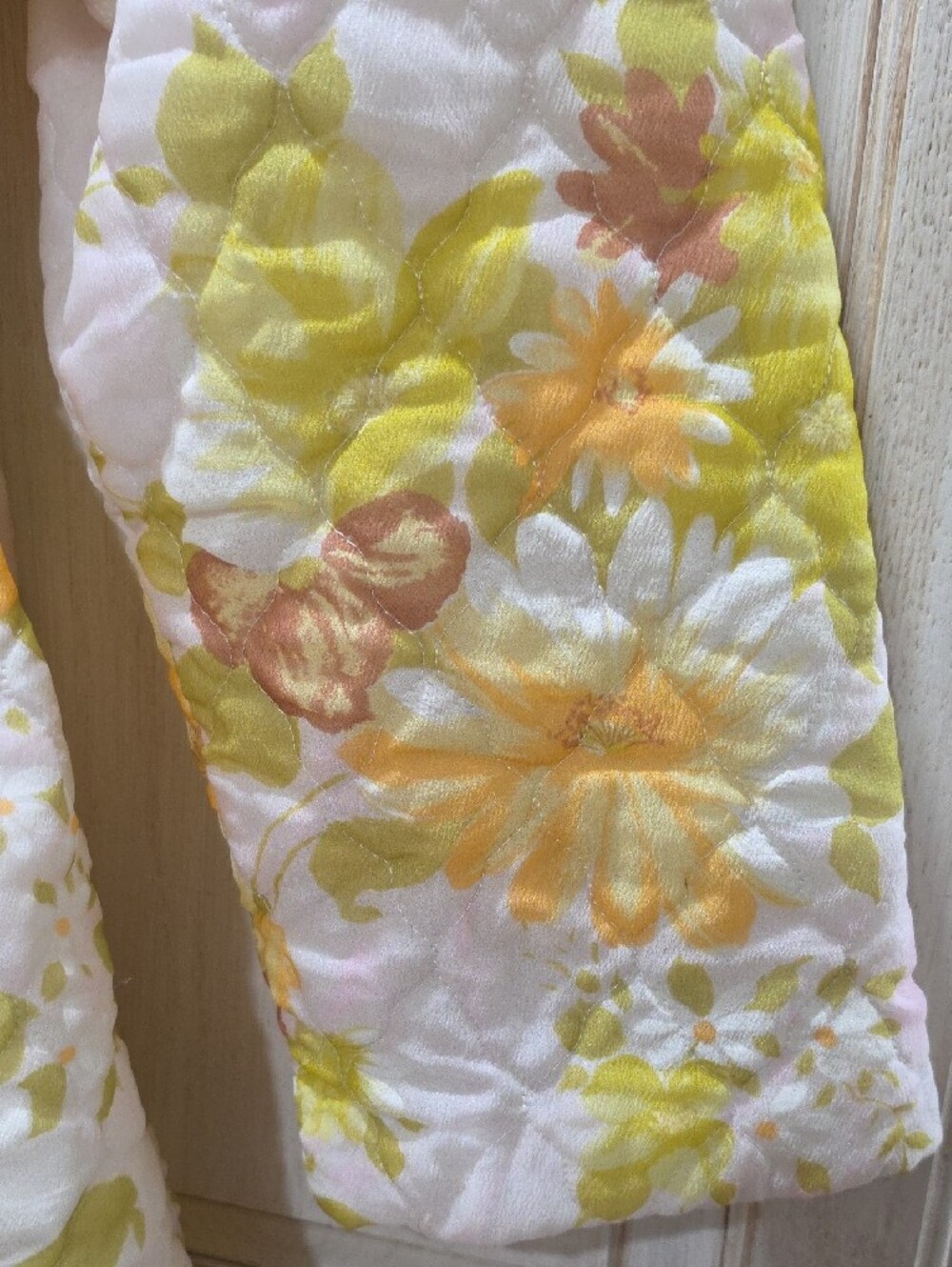 Vintage 1960's Floral Quilted Belted Coatigan in Pastel Yellow & Peach - Picture 14 of 15